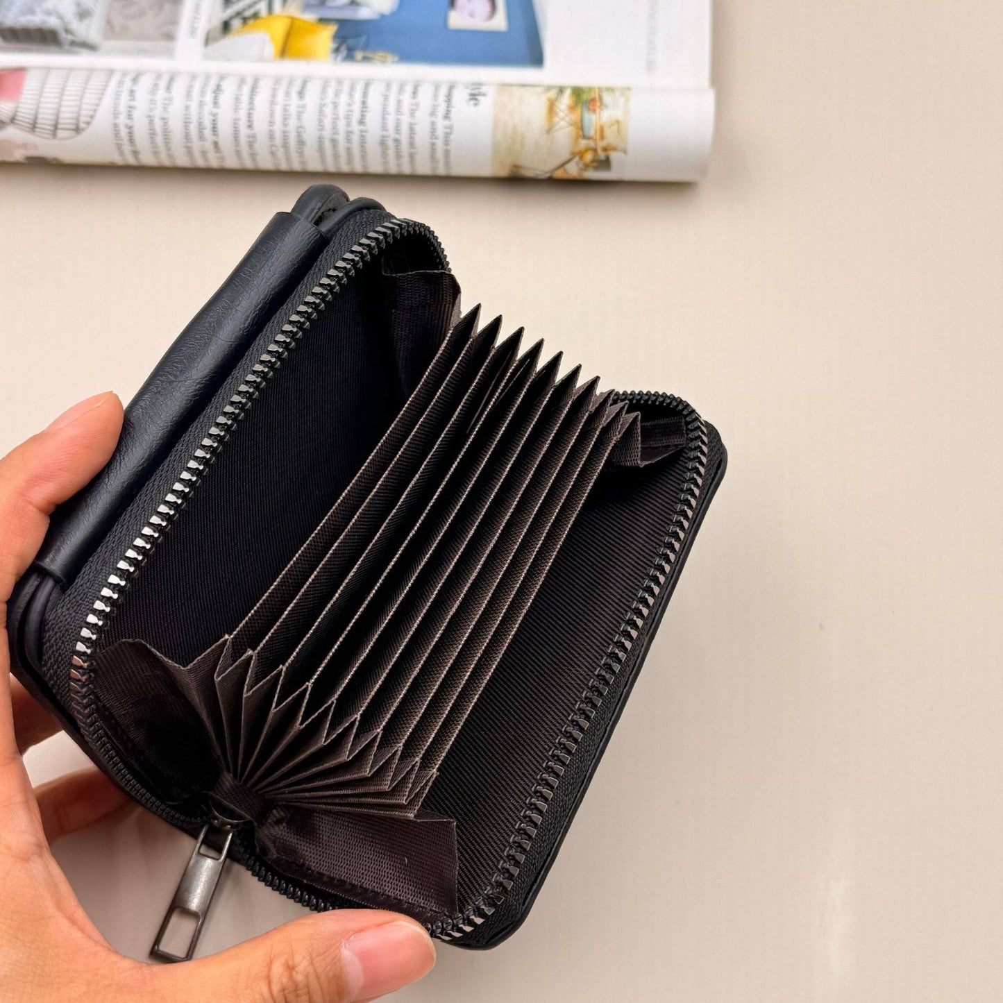 Accordion card holder, large capacity credit card and bank card sleeve wallet