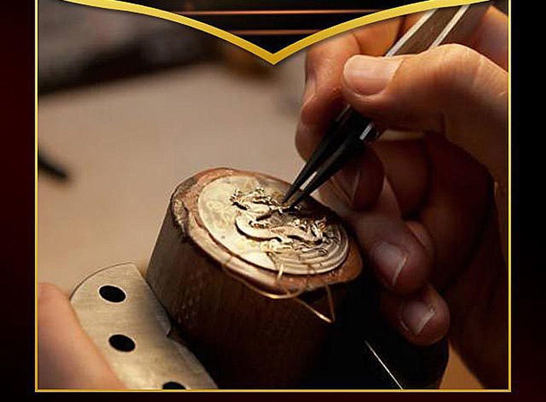 Men's luxury mechanical watch with dragon pattern